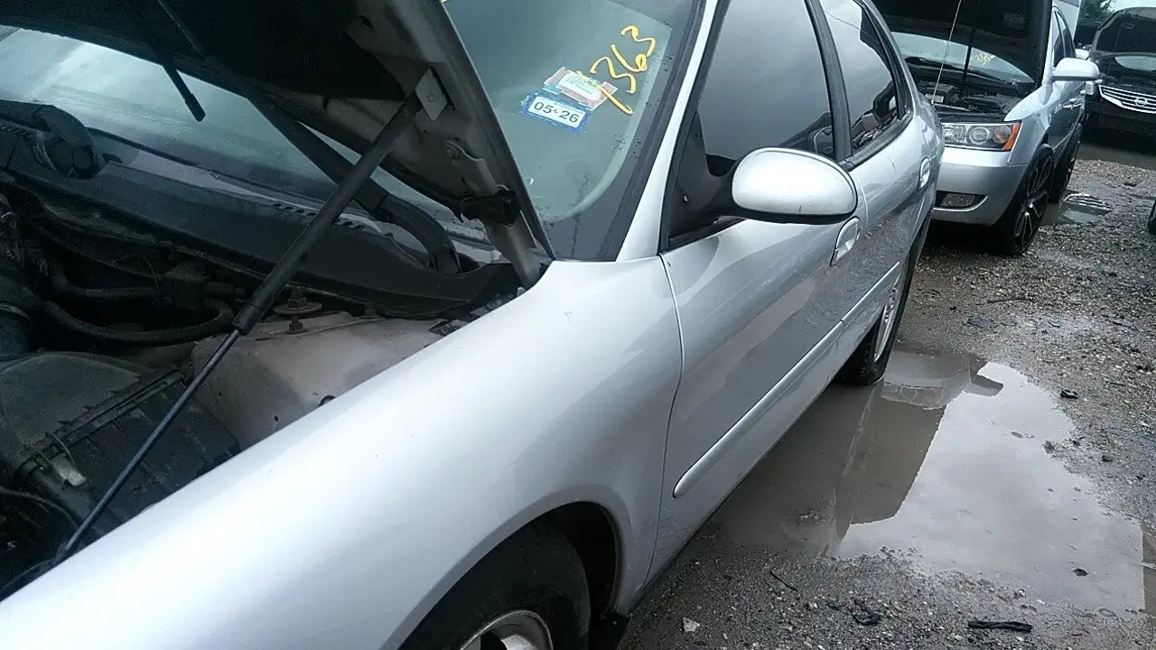 Photo of 2002 Ford Taurus