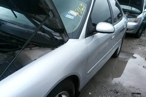 Photo of 2002 Ford Taurus