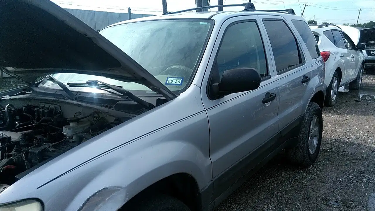 Photo of 2005 Ford Escape