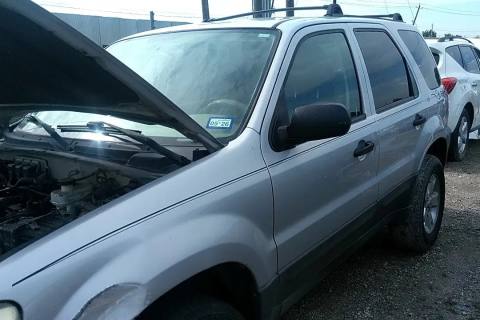 Photo of 2005 Ford Escape