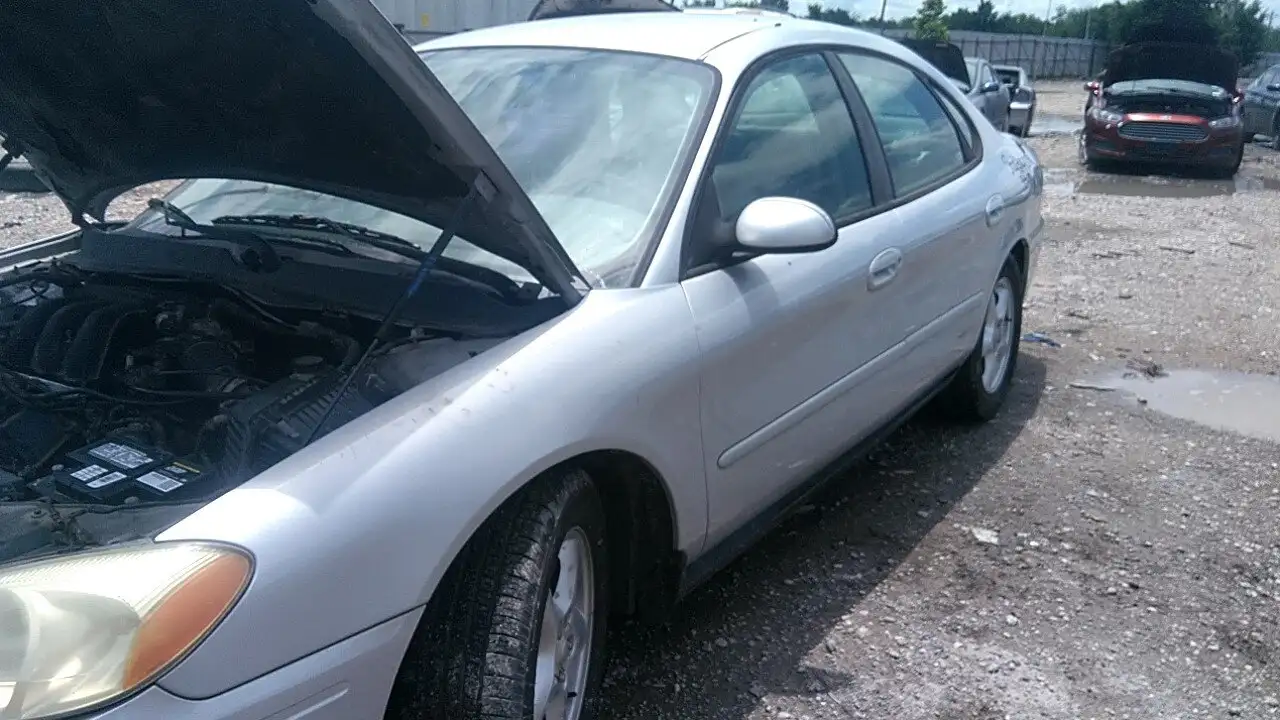 Photo of 2004 Ford Taurus