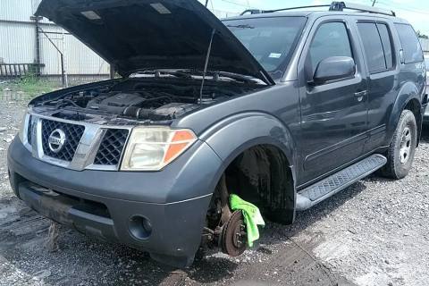 Photo of 2005 Nissan Pathfinder