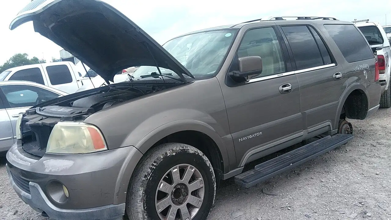 Photo of 2004 Lincoln Navigator