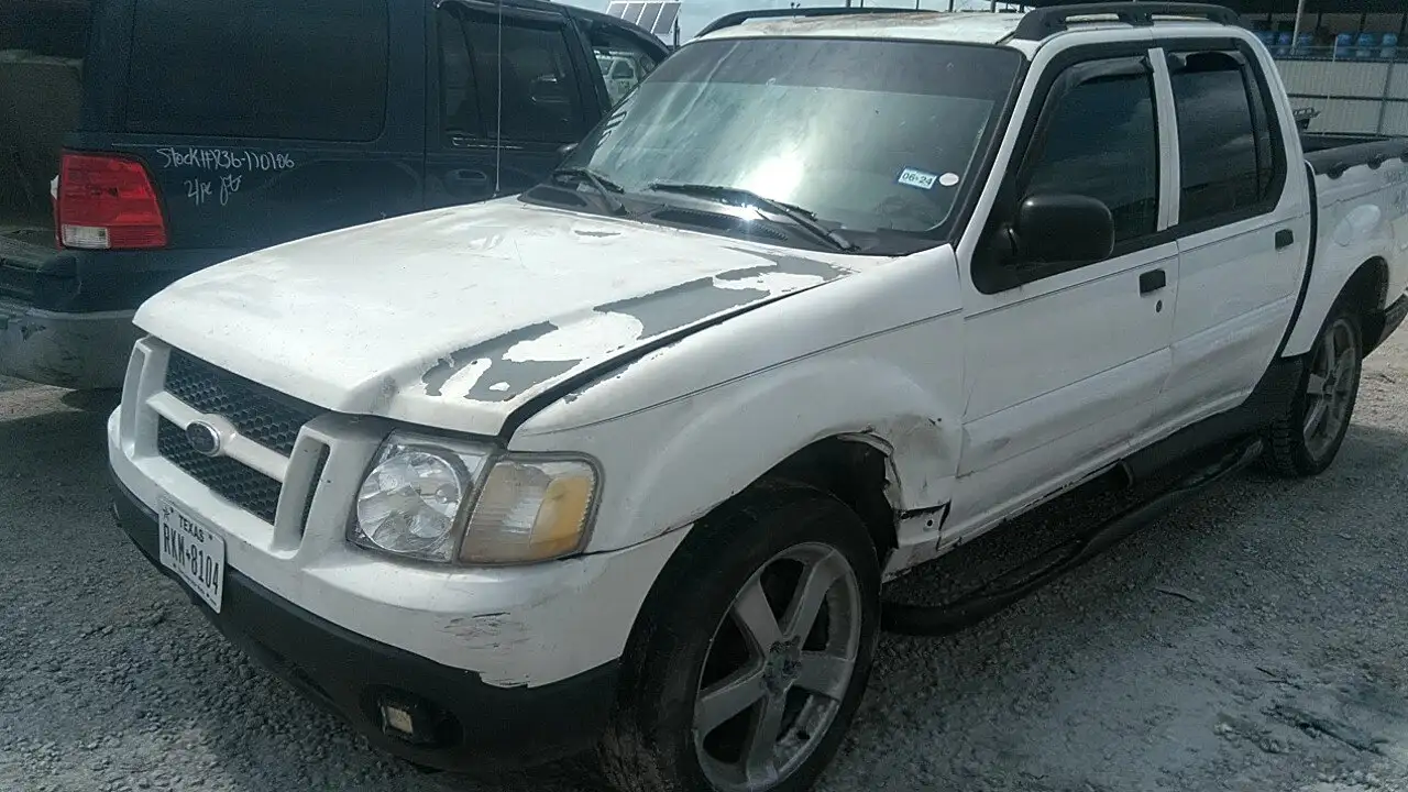 Photo of 2004 Ford Explorer Sport Trac