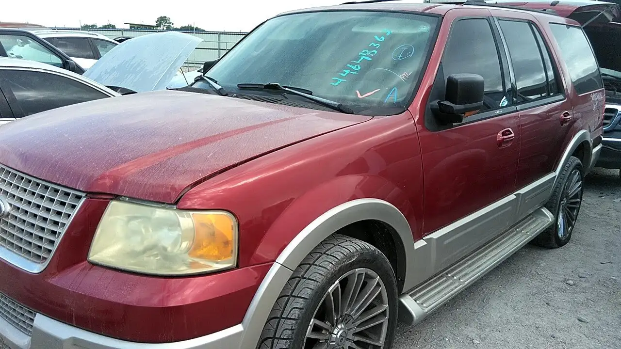 Photo of 2004 Ford Expedition