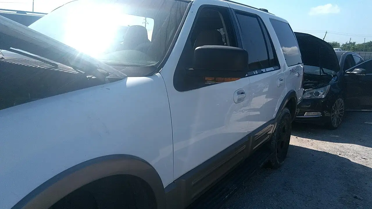 Photo of 2003 Ford Expedition