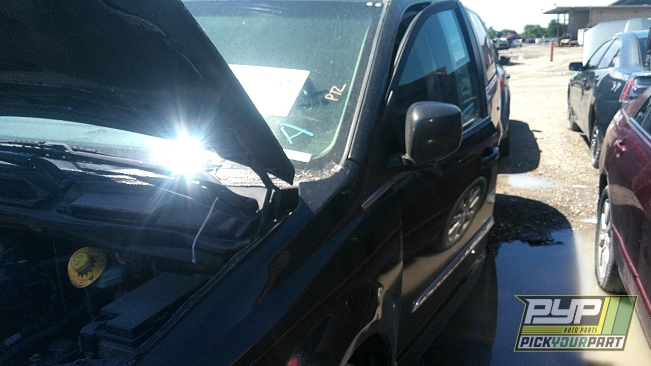 Photo of 2015 Chrysler Town & Country