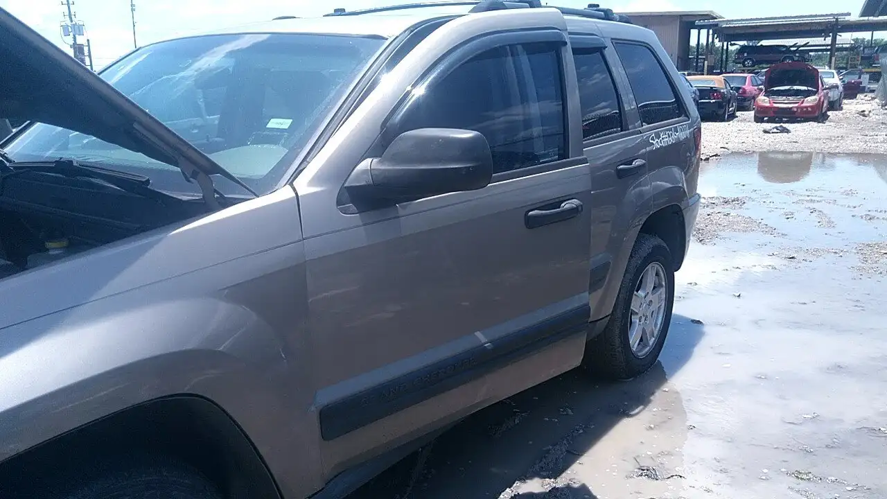 Photo of 2005 Jeep Grand Cherokee