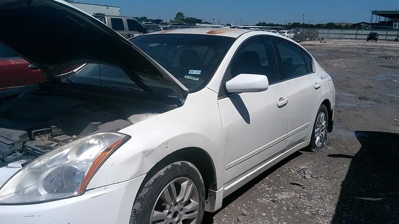 Photo of 2011 Nissan Altima