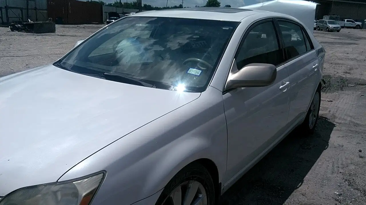 Photo of 2005 Toyota Avalon