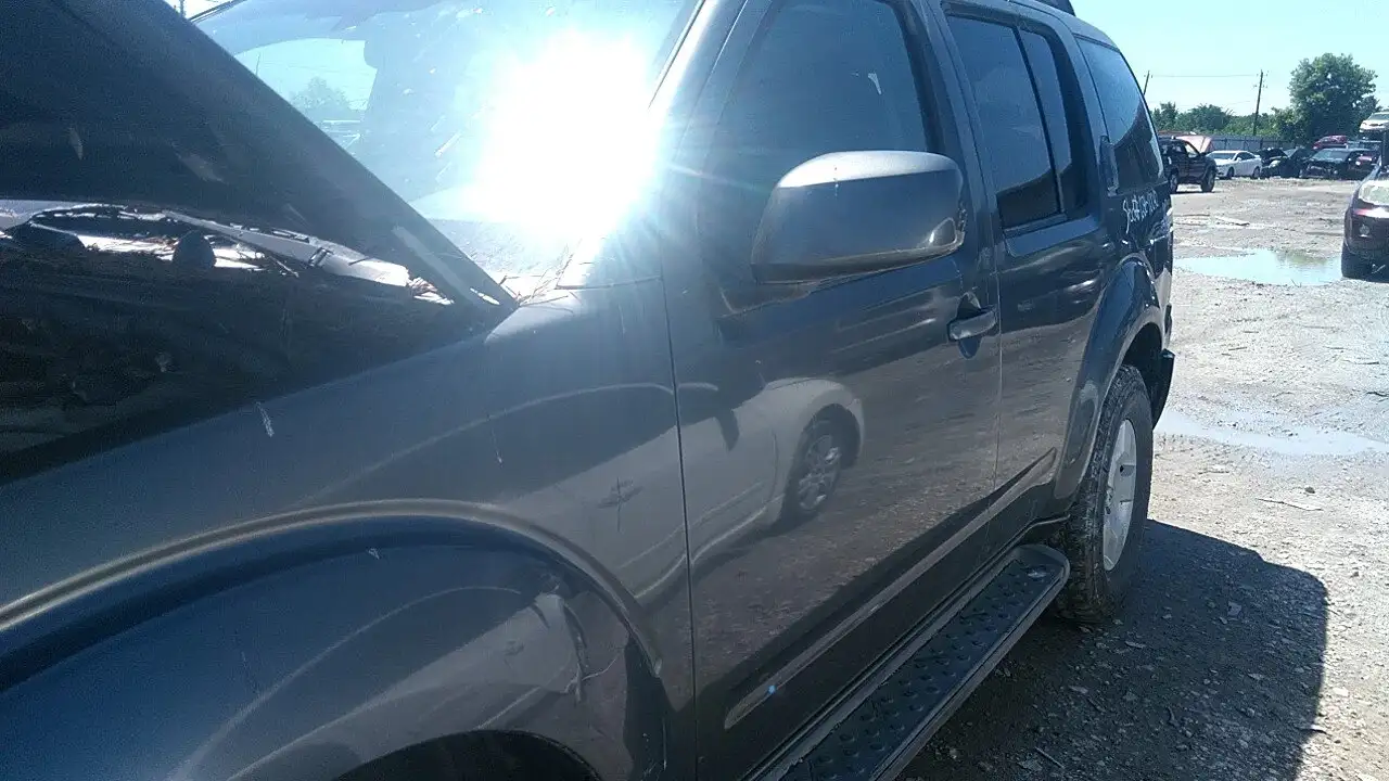 Photo of 2005 Nissan Pathfinder