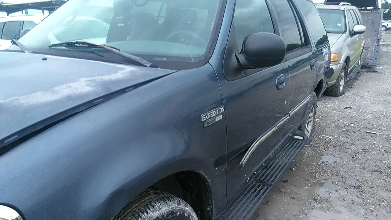 Photo of 2002 Ford Expedition