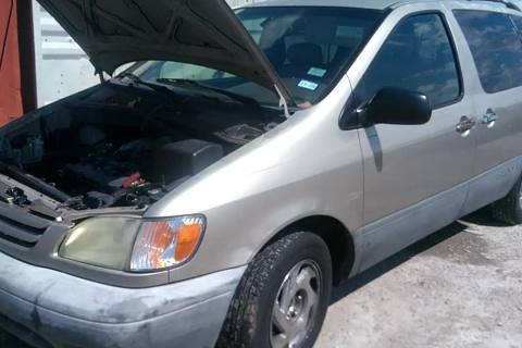 Photo of 2002 Toyota Sienna