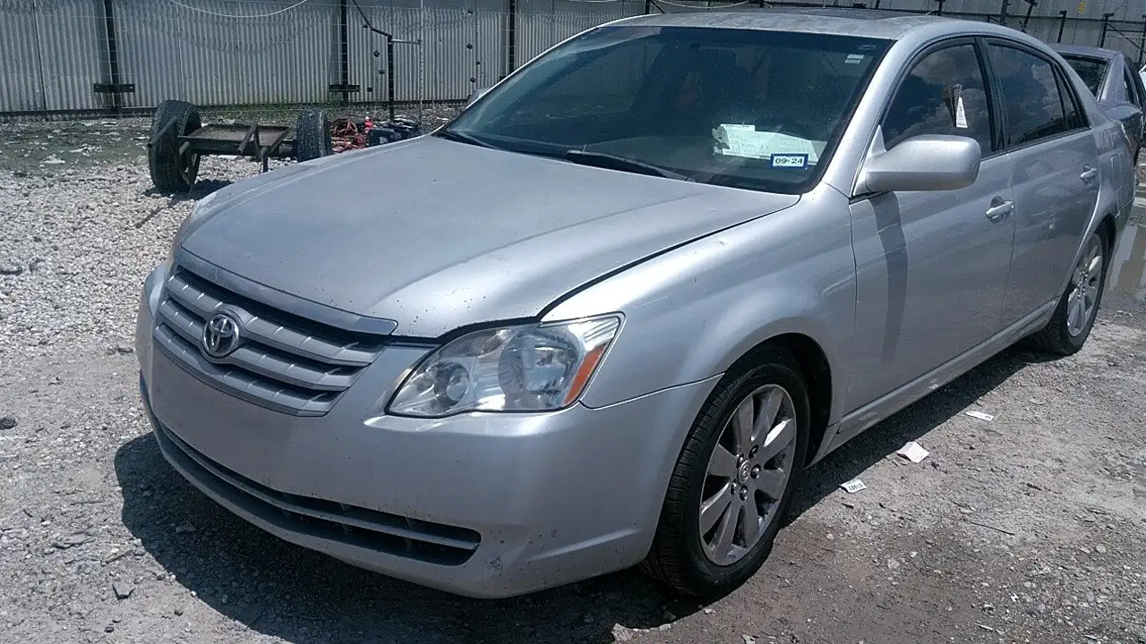 Photo of 2005 Toyota Avalon