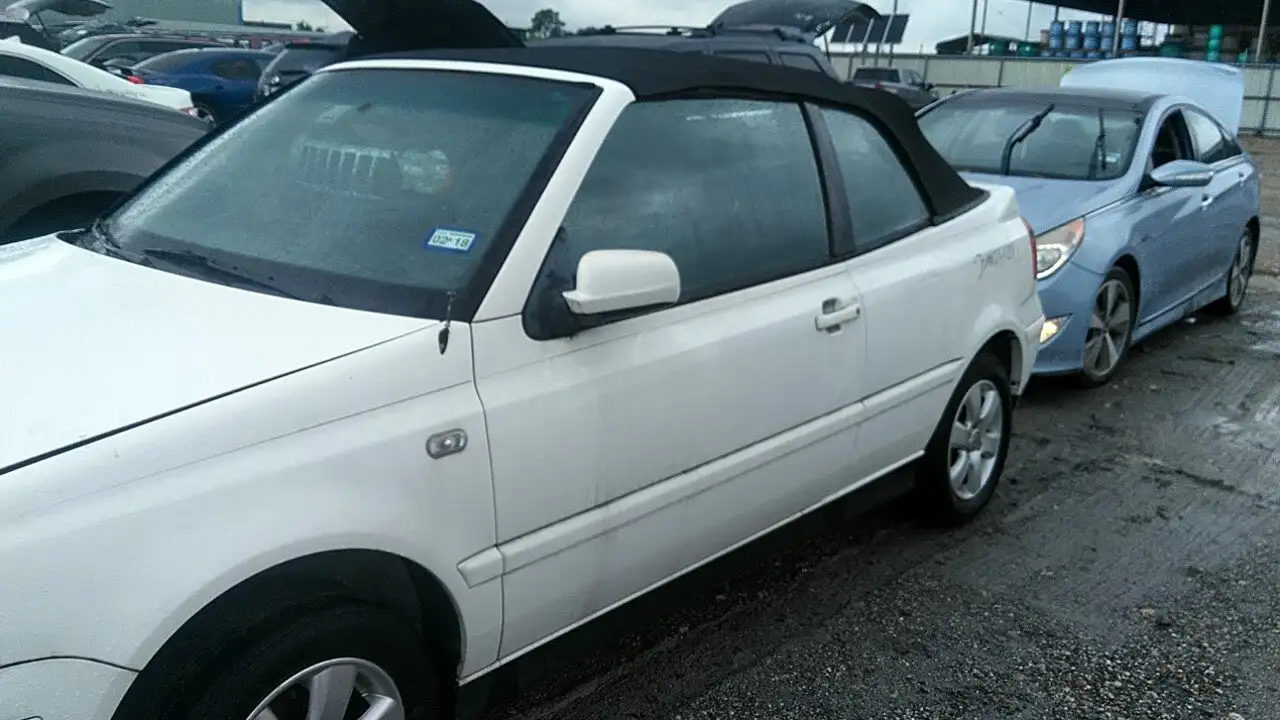 Photo of 2002 Volkswagen Cabrio
