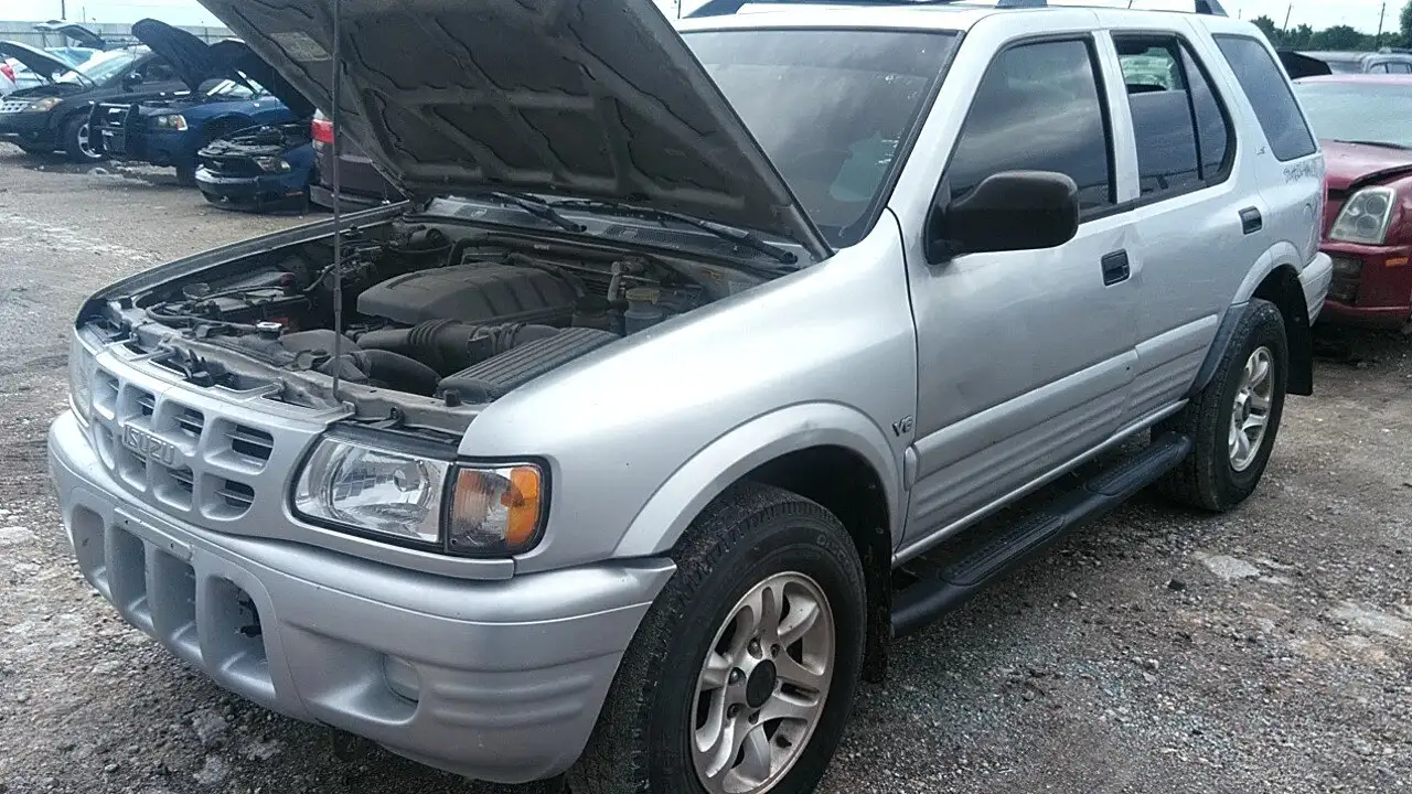 Photo of 2002 Isuzu Rodeo