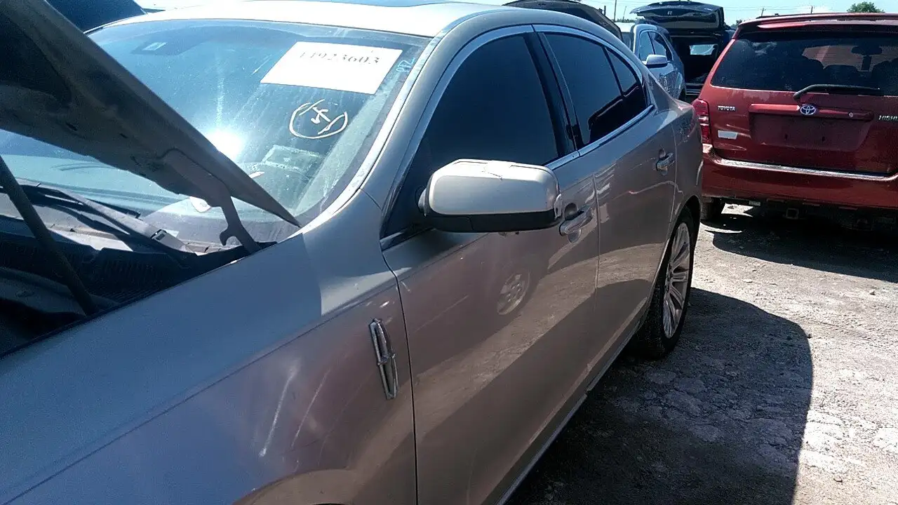 Photo of 2011 Lincoln Mks