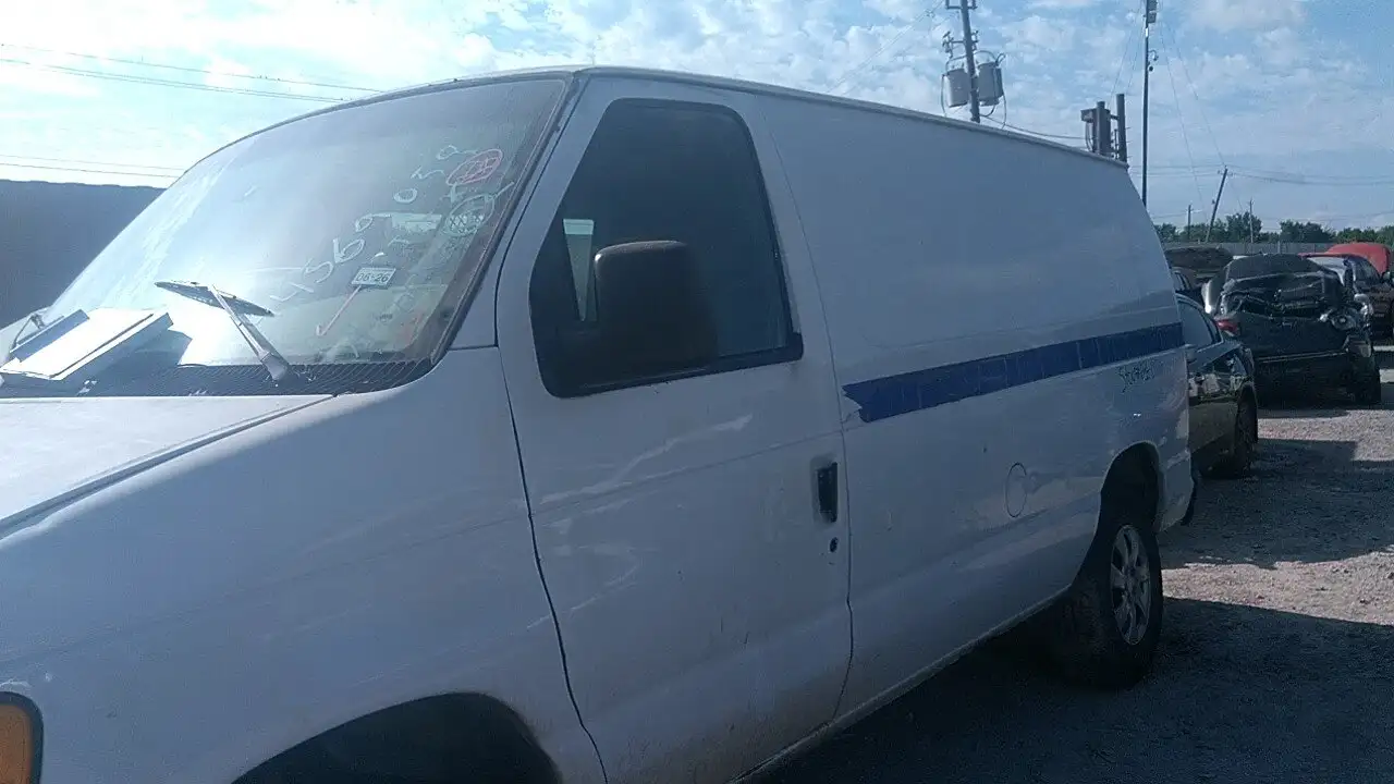 Photo of 2006 Ford E-250