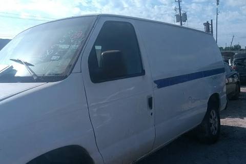 Photo of 2006 Ford E-250