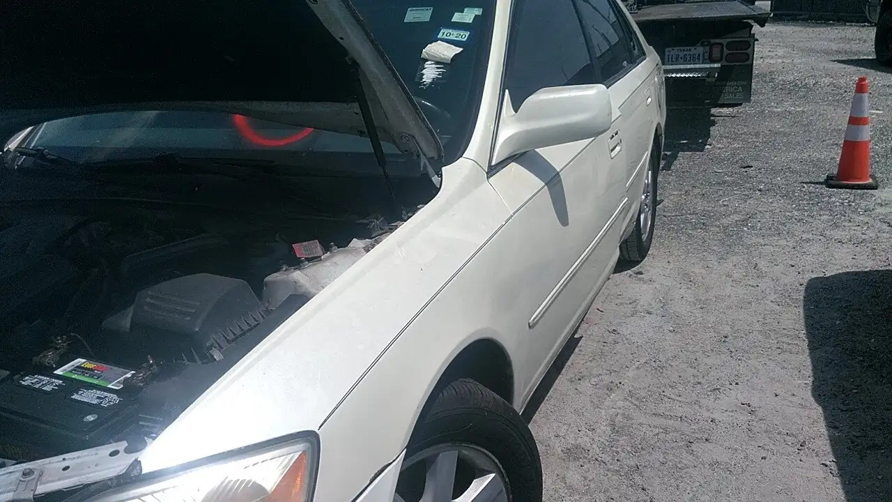 Photo of 2000 Toyota Avalon