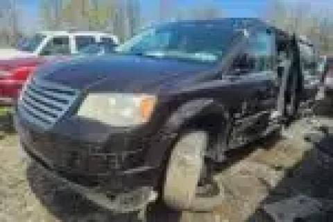 Photo of 2010 Chrysler Town & Country