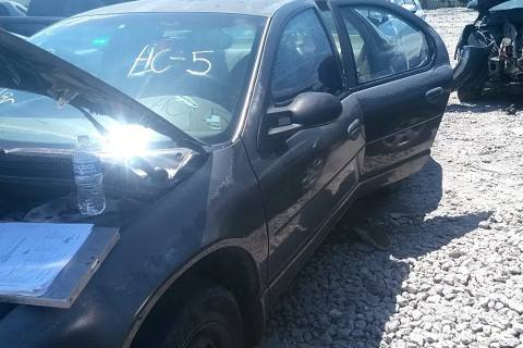 Photo of 2000 Dodge Stratus