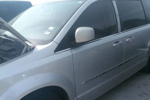 Photo of 2012 Chrysler Town & Country