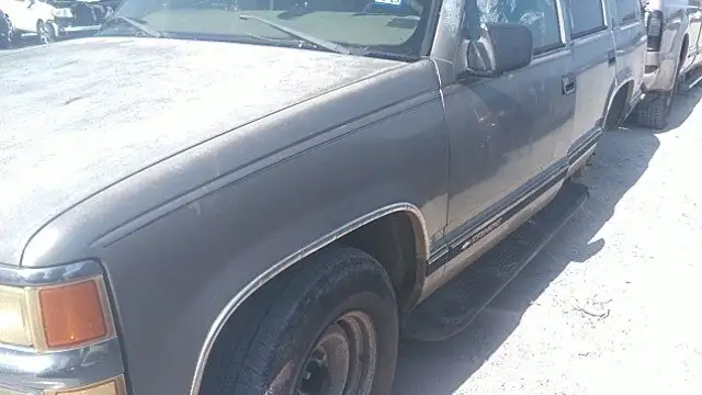 Photo of 1999 Chevrolet Tahoe