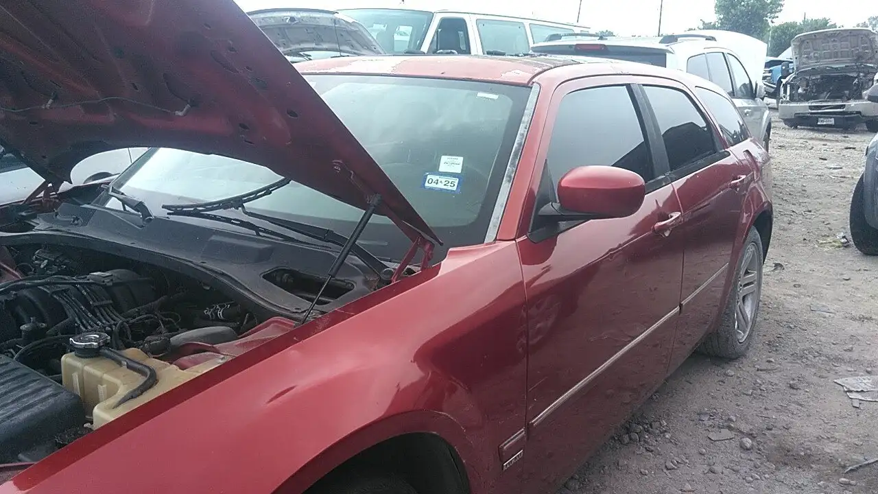 Photo of 2005 Dodge Magnum