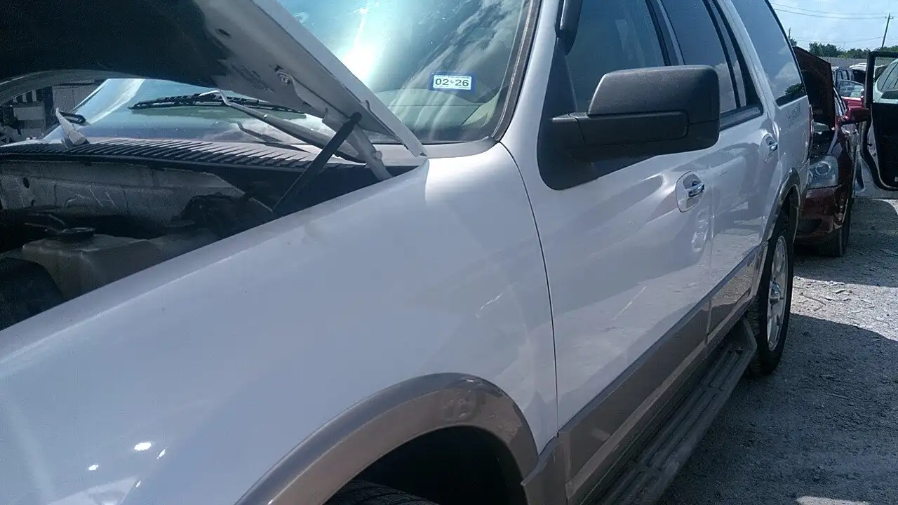 Photo of 2011 Ford Expedition
