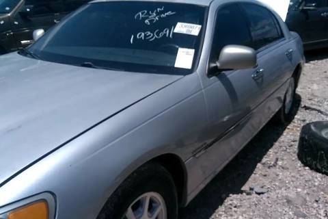 Photo of 2001 Lincoln Town Car
