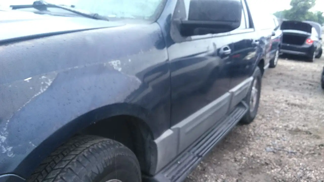 Photo of 2004 Ford Expedition