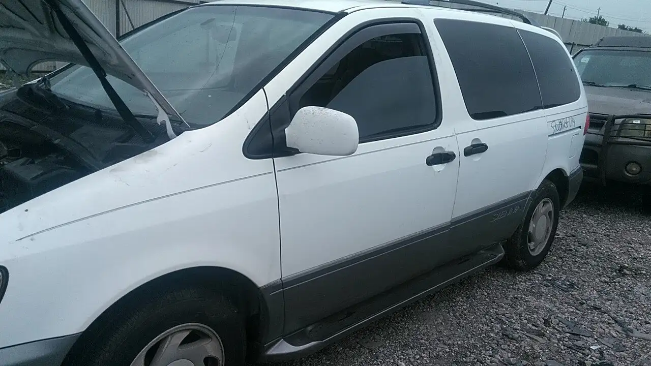 Photo of 2001 Toyota Sienna