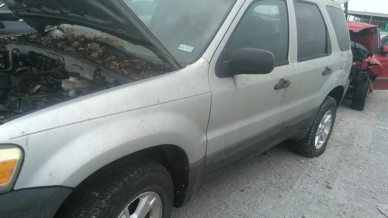 Photo of 2005 Ford Escape