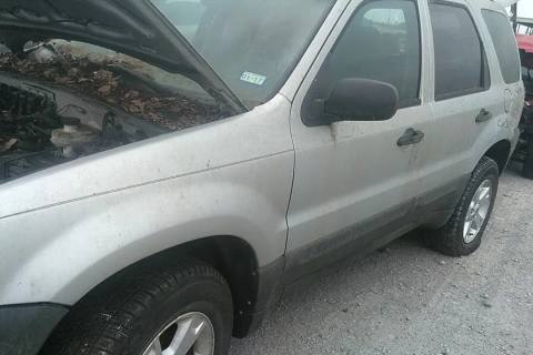 Photo of 2005 Ford Escape