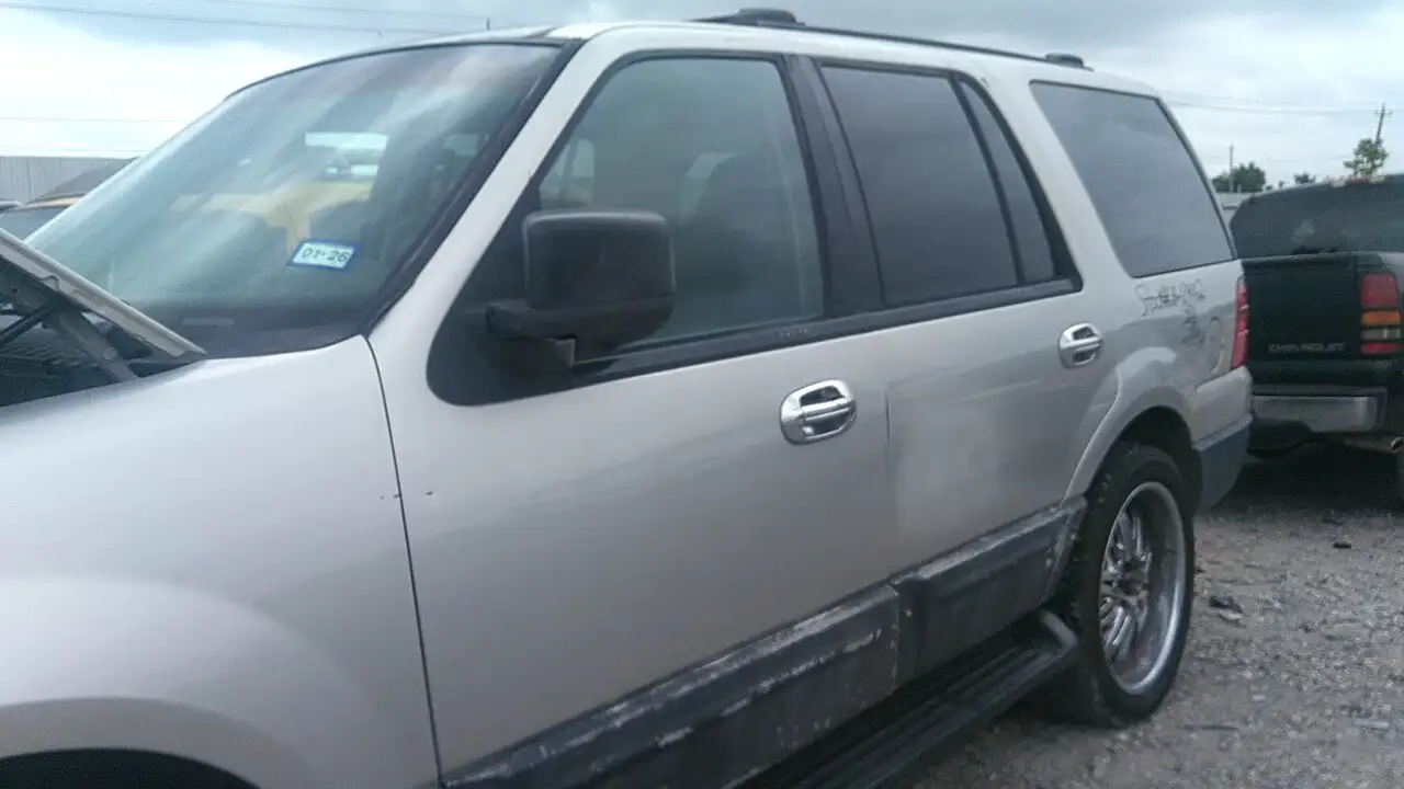 Photo of 2004 Ford Expedition