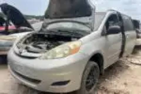 Photo of 2006 Toyota Sienna