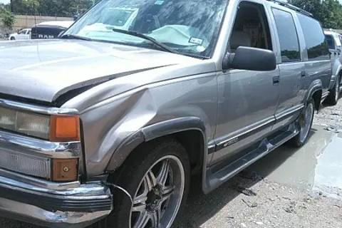 Photo of 1999 Chevrolet C1500 Suburban