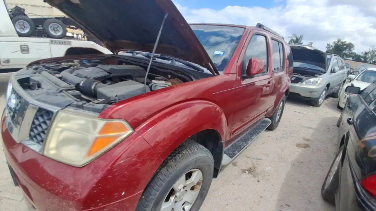 Photo of 2005 Nissan Pathfinder