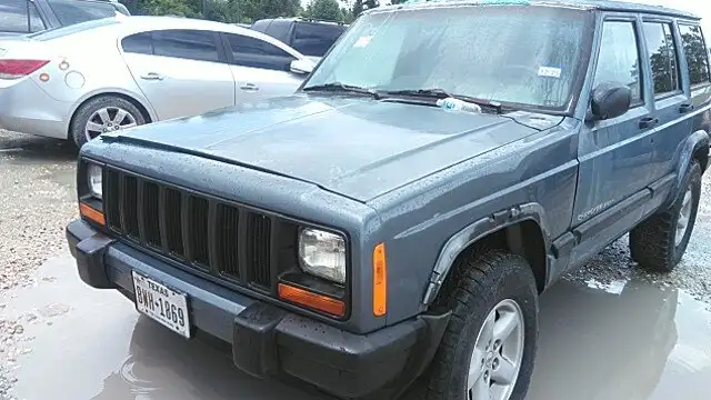 Photo of 1999 Jeep Cherokee