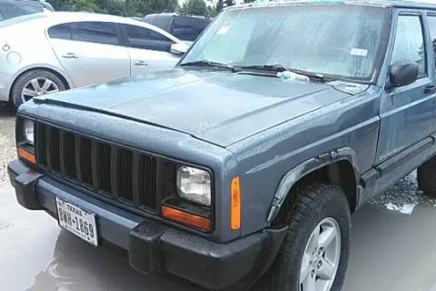 Photo of 1999 Jeep Cherokee