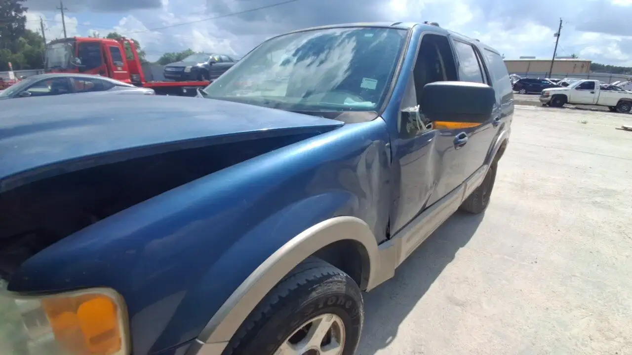Photo of 2004 Ford Expedition
