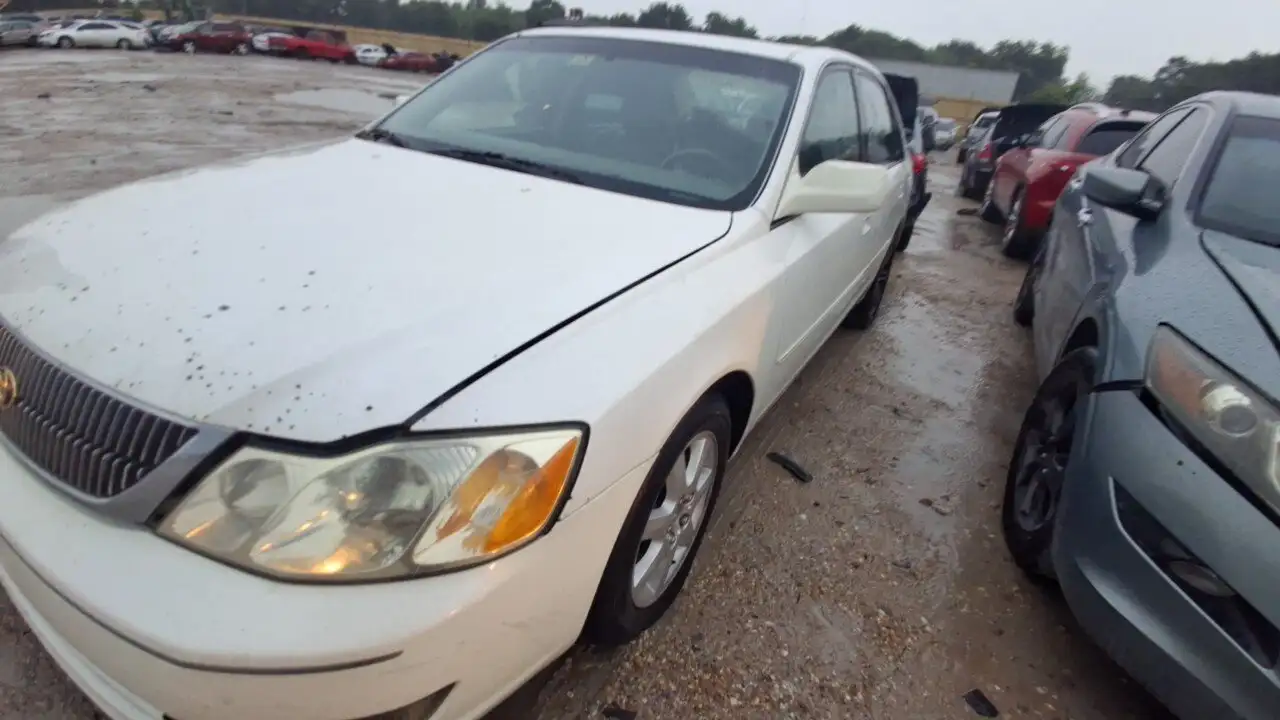 Photo of 2000 Toyota Avalon