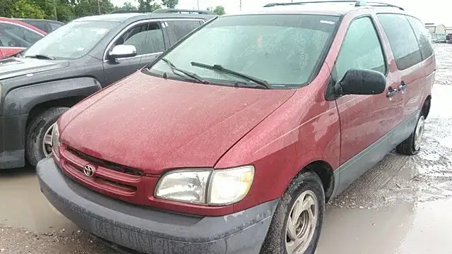 Photo of 1998 Toyota Sienna