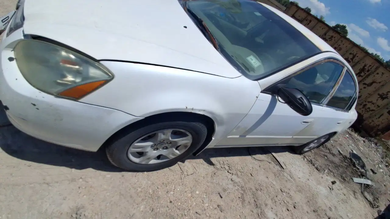 Photo of 2004 Nissan Altima