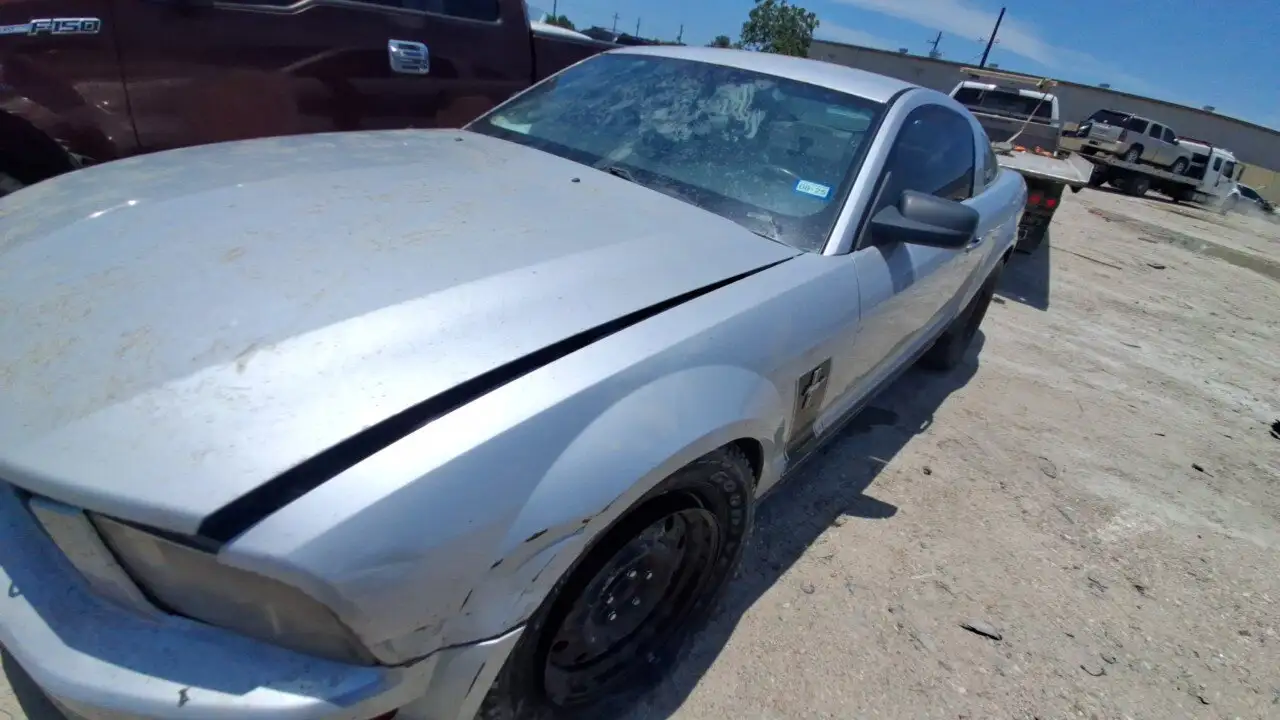 Photo of 2005 Ford Mustang