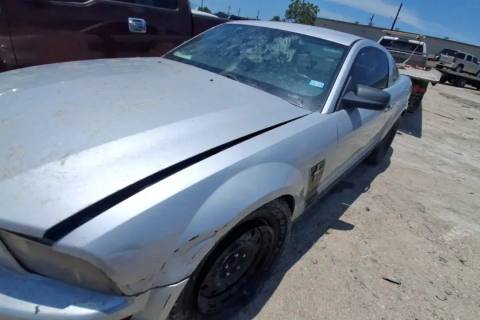 Photo of 2005 Ford Mustang