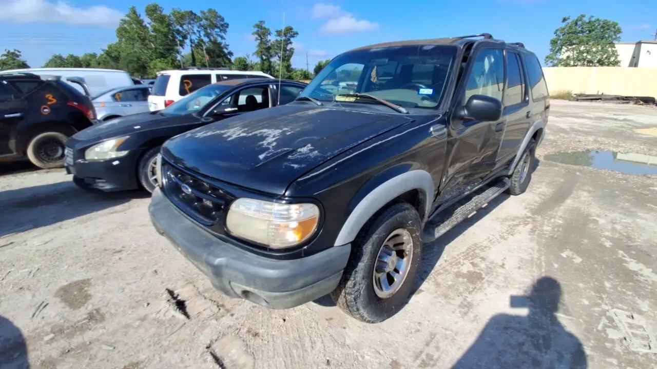 Photo of 2000 Ford Explorer