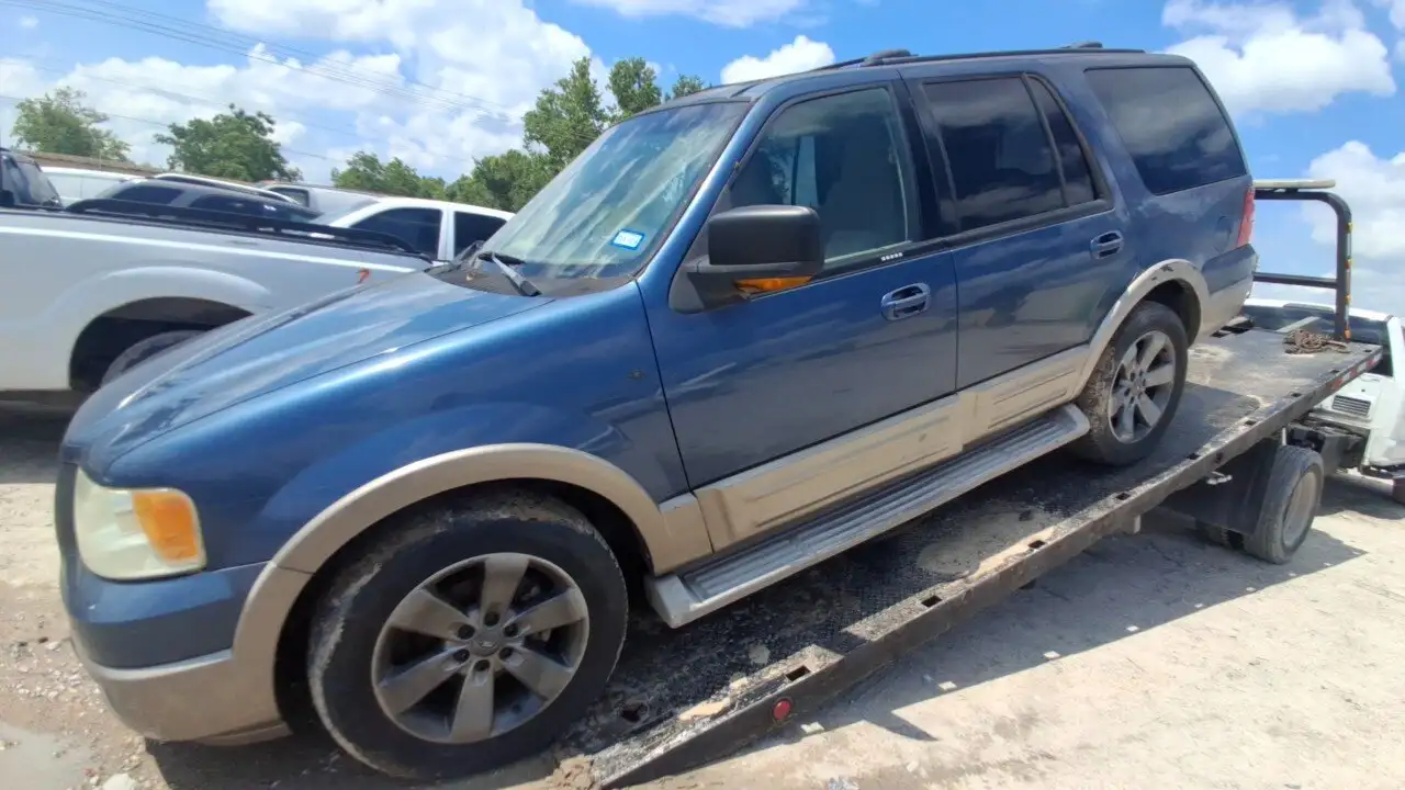 Photo of 2004 Ford Expedition