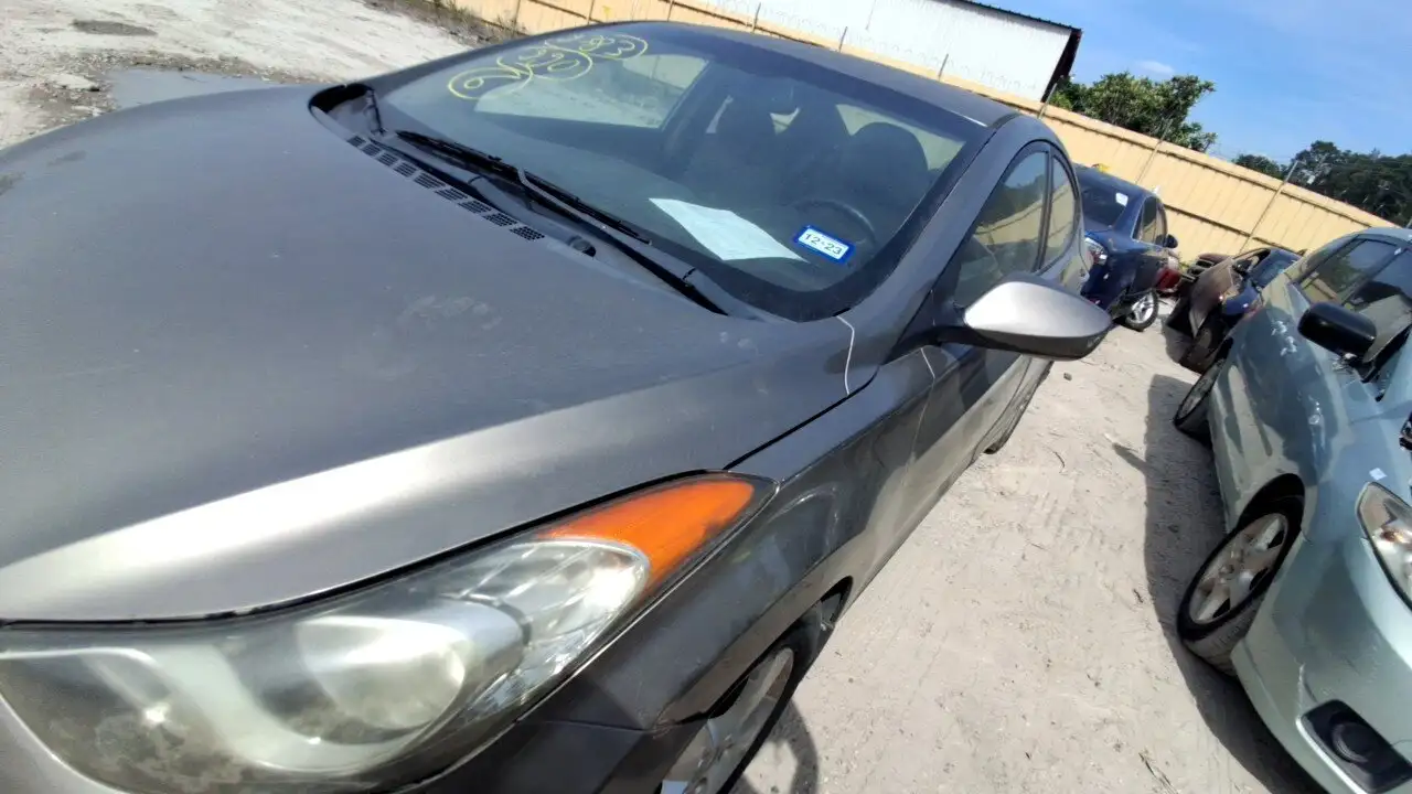 Photo of 2013 Hyundai Elantra